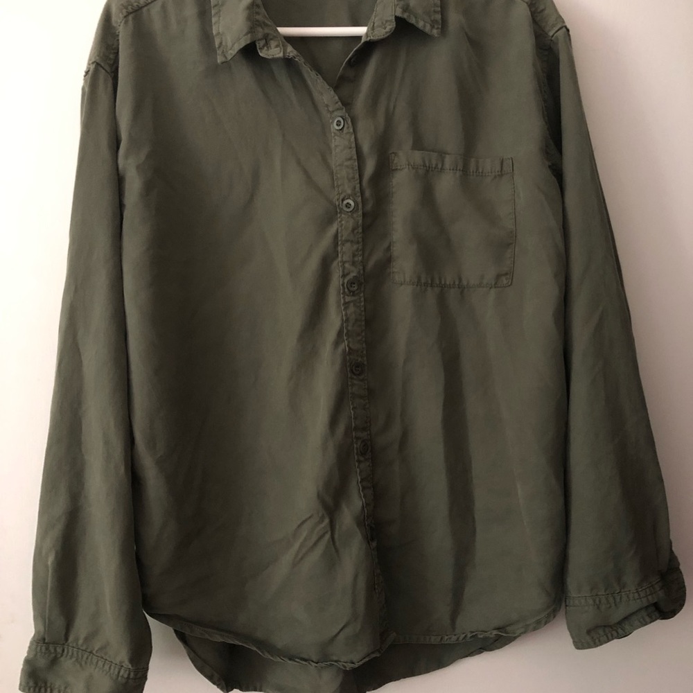 velvet heart Large green long sleeve button up